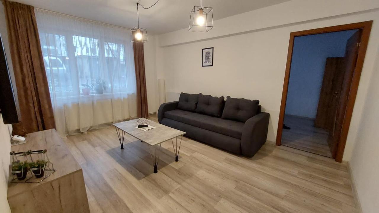 Youth Central Apartment Targu Mures Luaran gambar